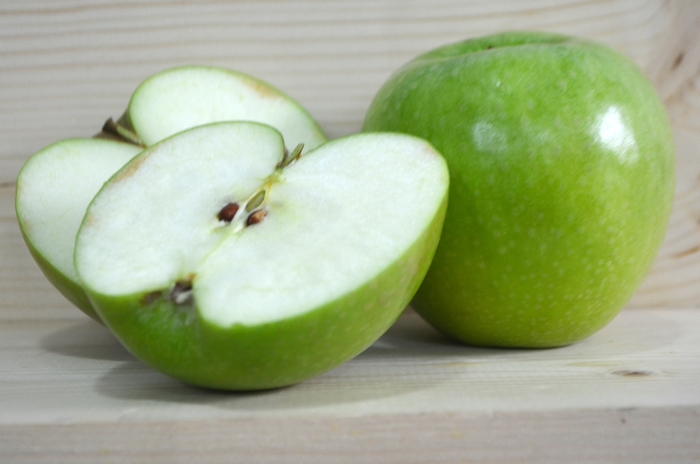 'Granny Smith' Apple - Malus domestica from Keathly Nursery